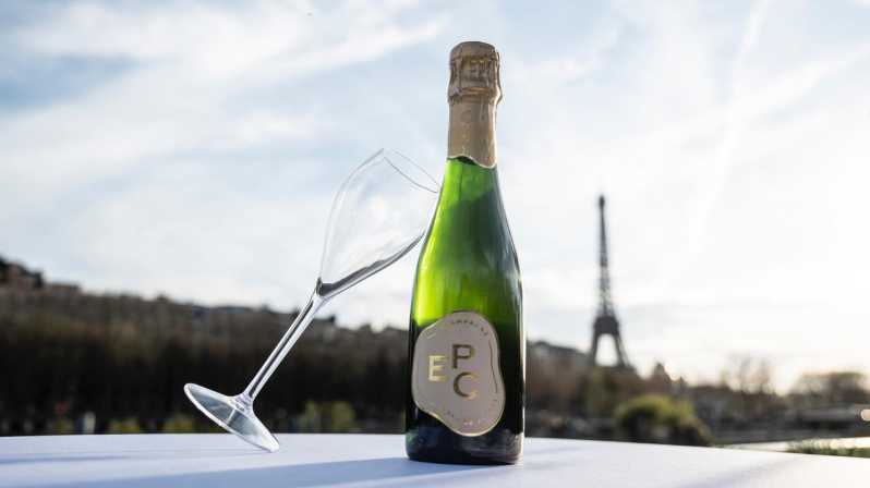 Paris : Scenic Cruise on the Seine River with Champagne - Champagne before the boat leaves