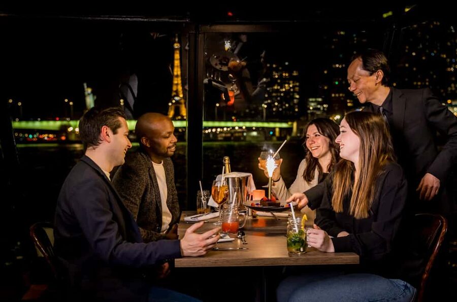 Paris: Seine River Champagne Dinner Cruise with Live Music - What the $123 price buys you