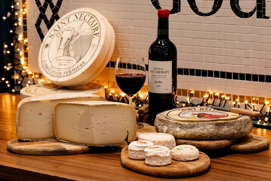 Paris: Tasting of 3 Wine and 3 Cheese - A small Paris shop with a serious wine lesson