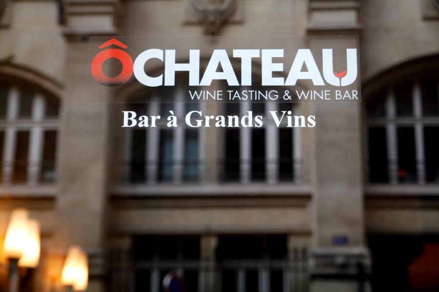 Paris: Wine and Cheese Lunch - A French wine tour served at the lunch table
