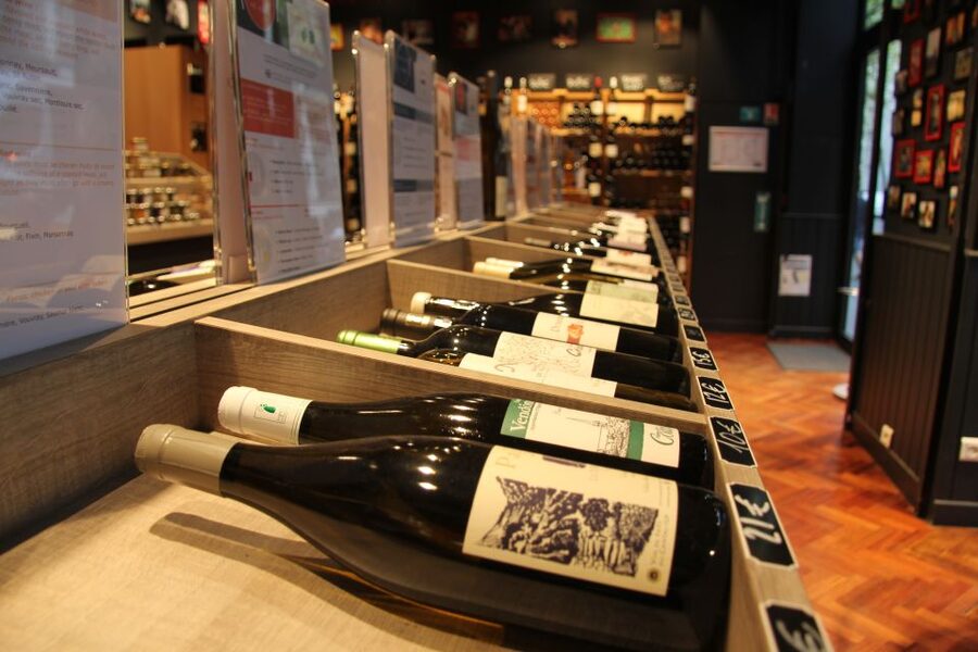 Paris: Wine and Cheese Tasting - Hard and soft cheese change the wine