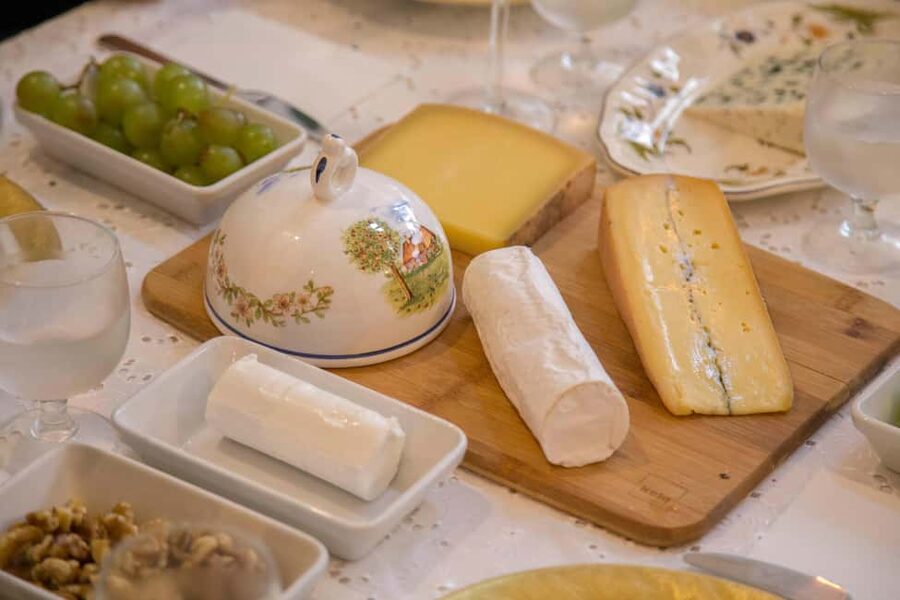 Paris: Wine and Cheese Tasting with a Chef Sommelier - Key points to know before booking