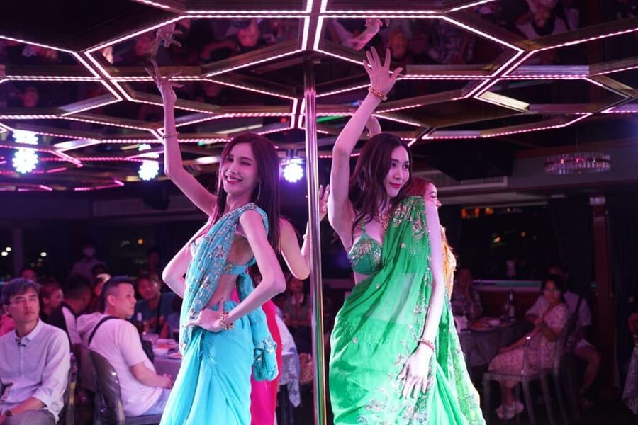 Pattaya: All Star Dinner Cruise, Cabaret Show & Beer Buffet - Unlimited drinks, with one practical warning