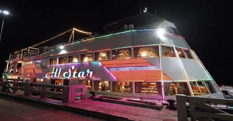 Pattaya: All Star Dinner Cruise, Cabaret Show & Beer Buffet - The cabaret show and the Tiffany connection
