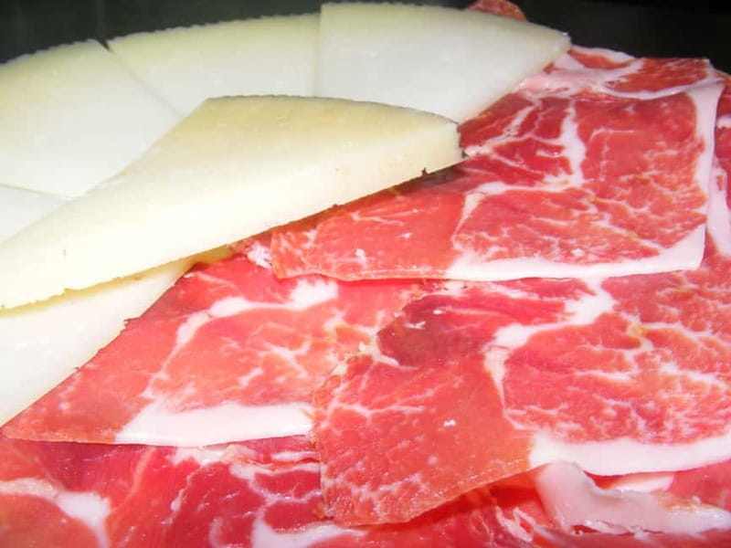 Personalised Traditional Madrid Night Tapas and Drinks Tour - What you may eat and how much