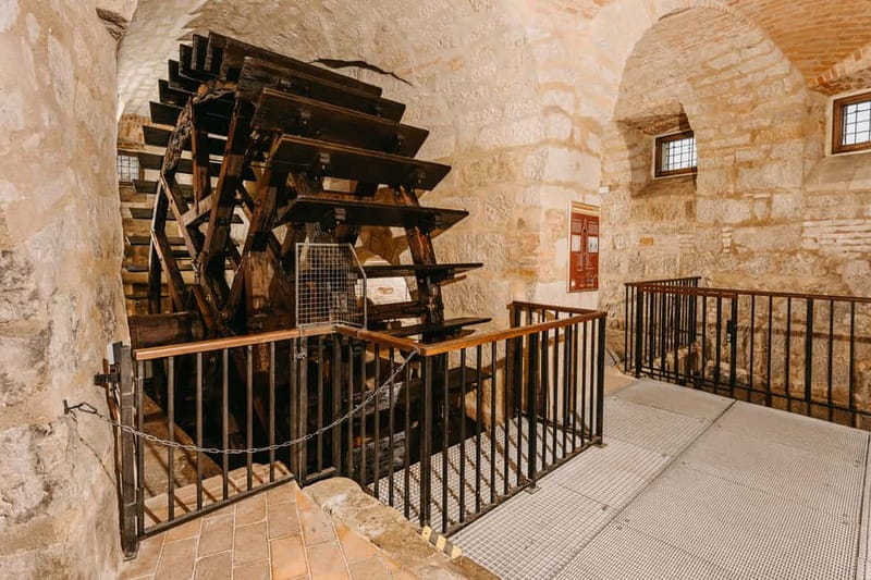 Pilsen: Historic Underground Tour with a Glass of Beer - The ice cellar explains the whole system