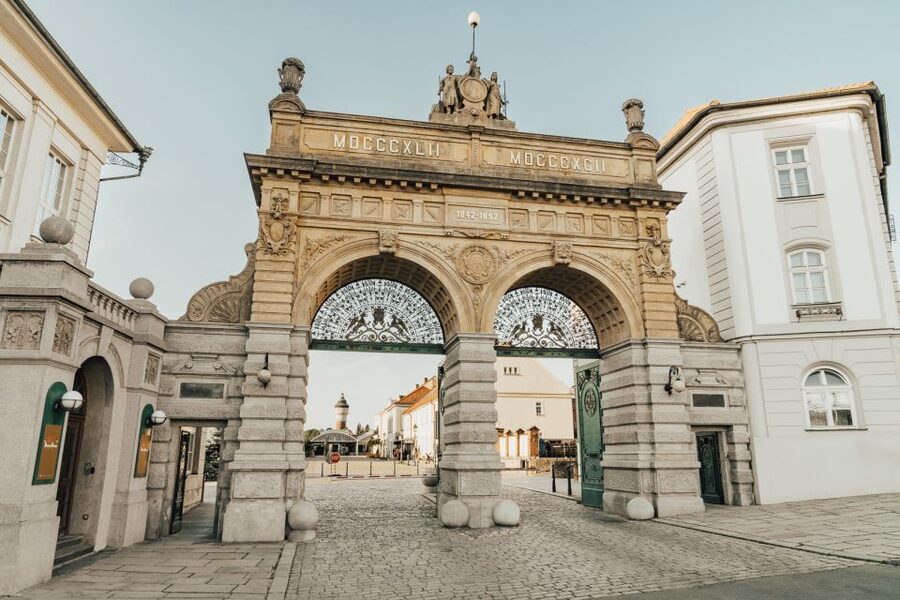 Pilsen: Pilsner Urquell Brewery Tour with Beer Tasting - Riding to the modern bottling plant