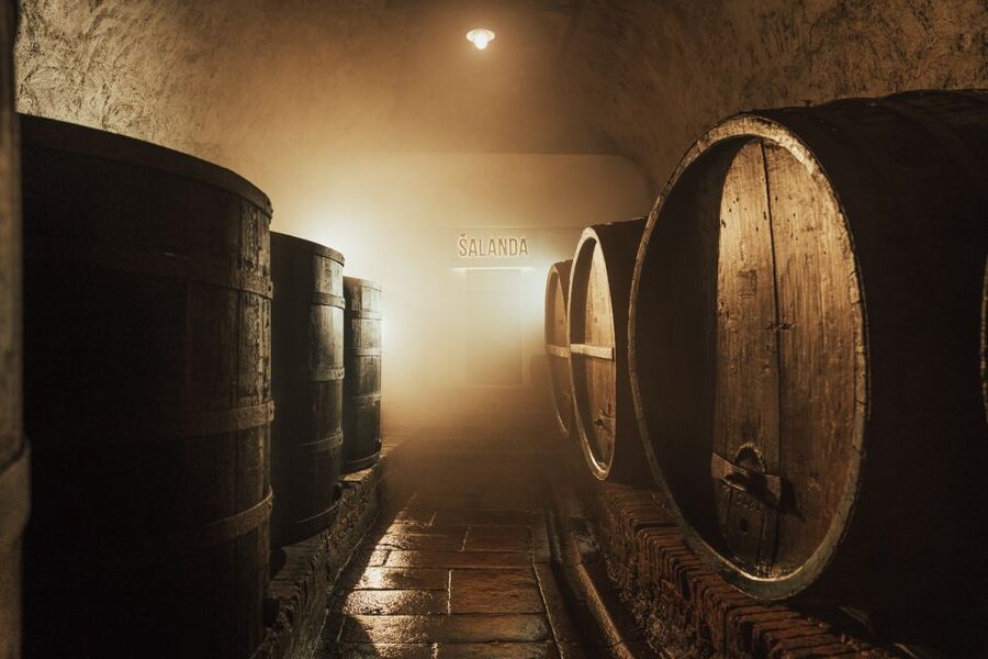 Pilsen: Pilsner Urquell Brewery Tour with Beer Tasting - Three brew houses from three centuries