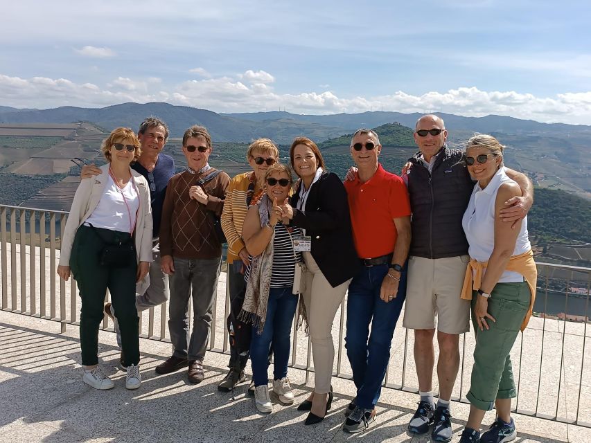 Pinhão: Douro Valley with Wine Tasting, Boat Trip and Lunch - A local lunch in Pinhão