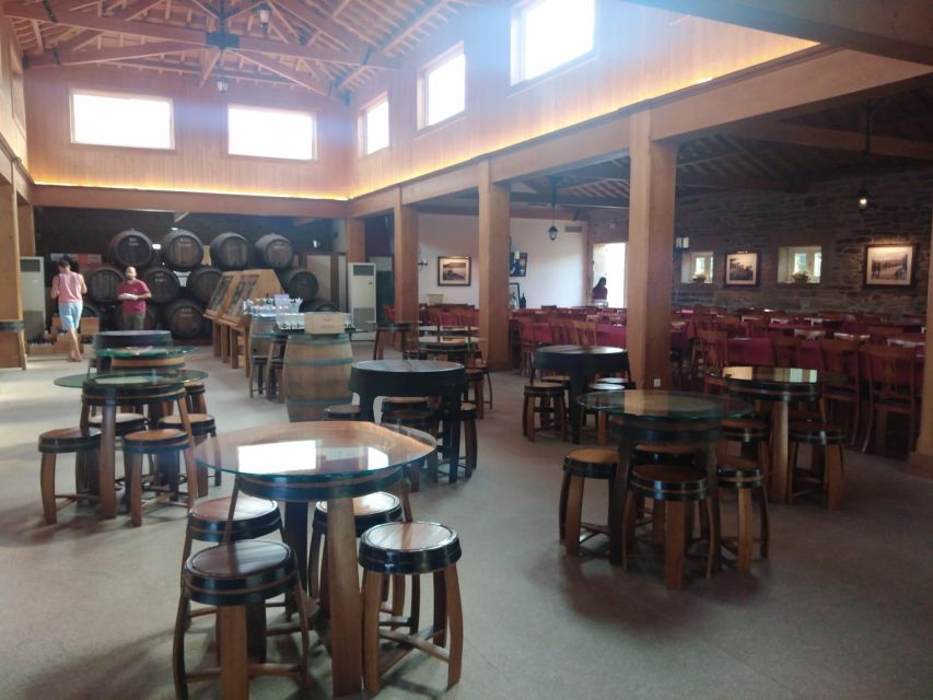Pinhão: Douro Valley with Wine Tasting, Boat Trip and Lunch - The second winery and the port connection