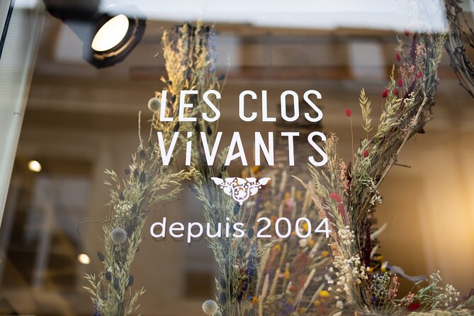 Pinot Noir Masterclass - Wine tasting in Dijon - The shop setting: useful, lively, and sometimes tight