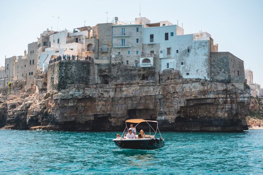 Polignano a Mare: Boat Cruise to Scenic Caves with Prosecco - Grotta delle Rondinelle and the White Cliffs