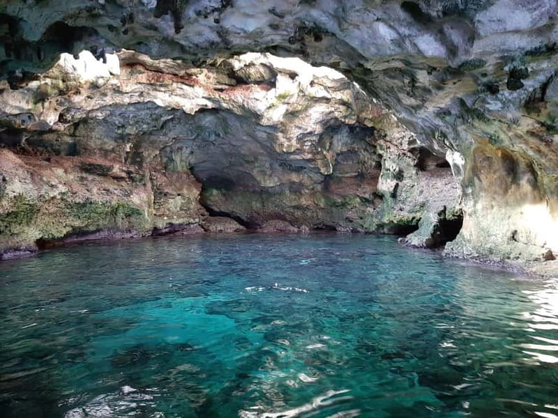Polignano a Mare: Boat Tour with Prosecco and Snacks - What the guides add to the trip