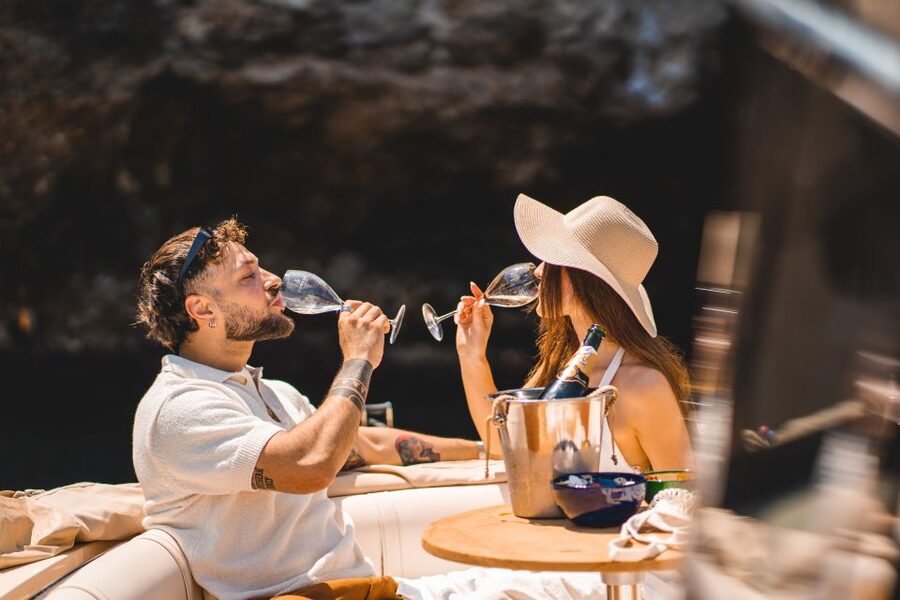 Polignano a Mare: Private Cruise with Champagne - Grotta Ardito and Champagne on the Coast