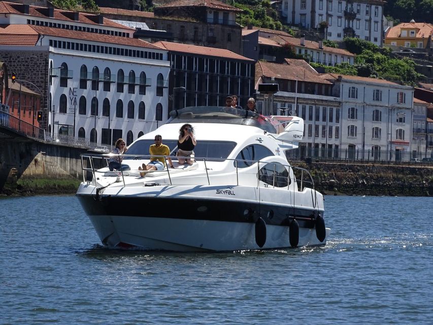 Porto: 6 Bridges Port Wine River Cruise with 4 Tastings - Palácio de Cristal and Alfandega from the water