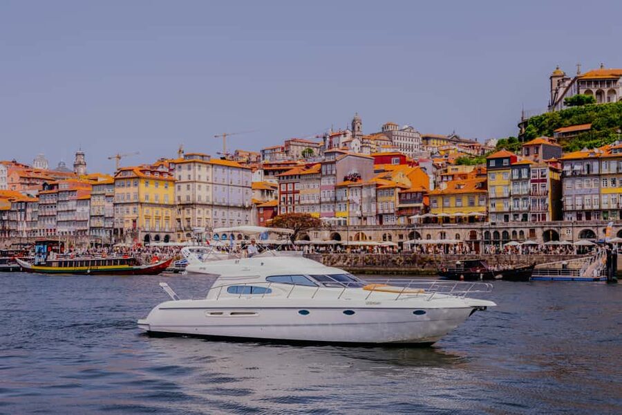 Porto: 6 Bridges Private Cruise with Local Wine and Snacks - Why the Douro is the right place to see Porto