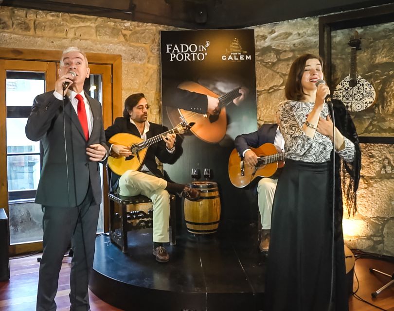 Porto: Cálem Cellar Tour, Fado Show & Wine Tasting - Entering the Cálem cellars