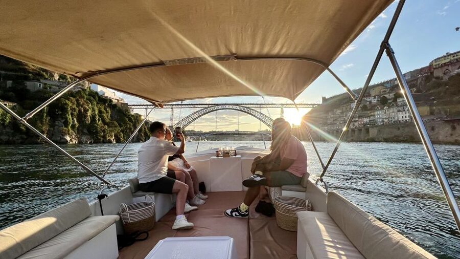 Porto: Douro River Boat Cruise with Port Wine Tasting - Arrábida Bridge and the route toward Foz