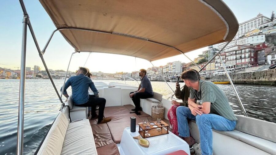 Porto: Douro River Boat Cruise with Port Wine Tasting - What the wine tasting is really like