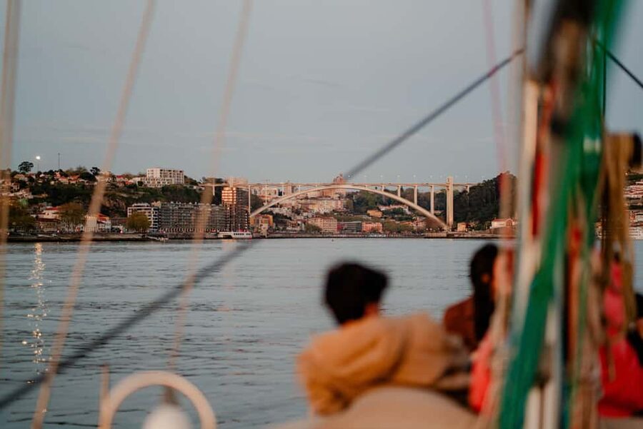 Porto: Douro River Boat Tour with Wine Tasting - A small sailing boat instead of a crowded river vessel
