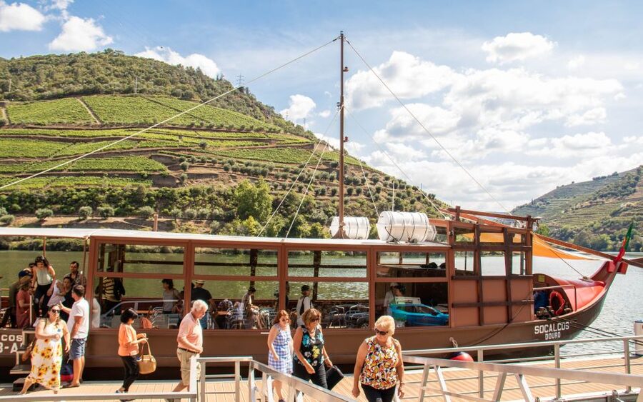 Porto: Douro Valley History & Wine Tour with Cruise & Lunch - Amarante: a short walk through a charming town