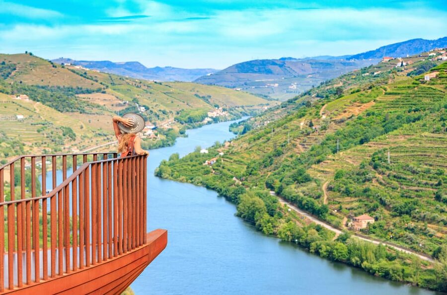 Porto: Douro Valley Wine Tour with a Sommelier & Boat Trip - How much wine do you really taste?