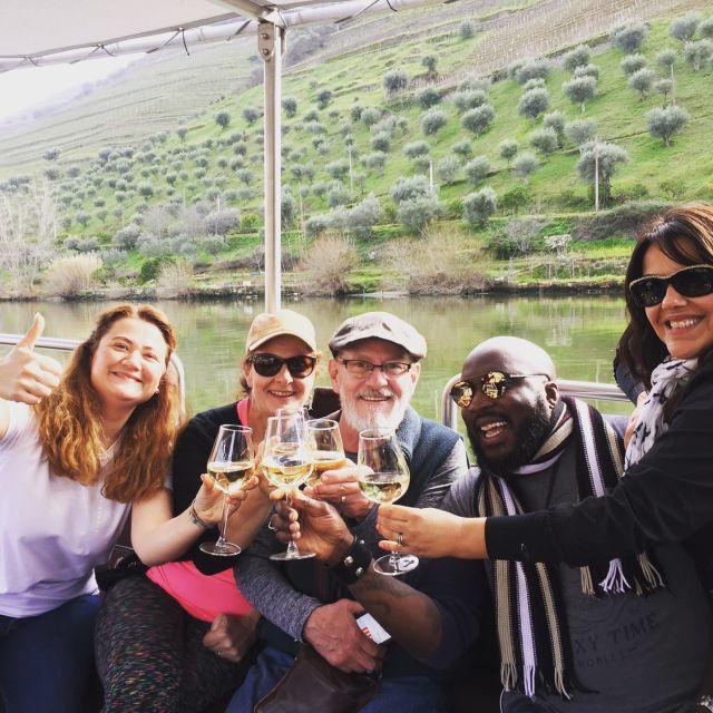 Porto: Douro Valley Wine Tour with Tastings, Lunch & Cruise - Lunch at a Family Estate