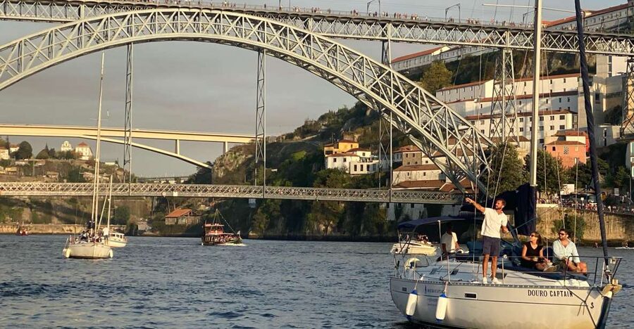 Porto: Private Douro River Charming Cruise w/wine tasting - What the two-hour itinerary feels like