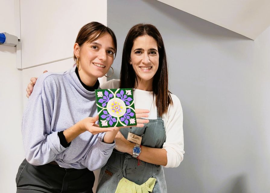 Porto: Tile Painting and Cocktails in Downtown Porto - Key points at a glance