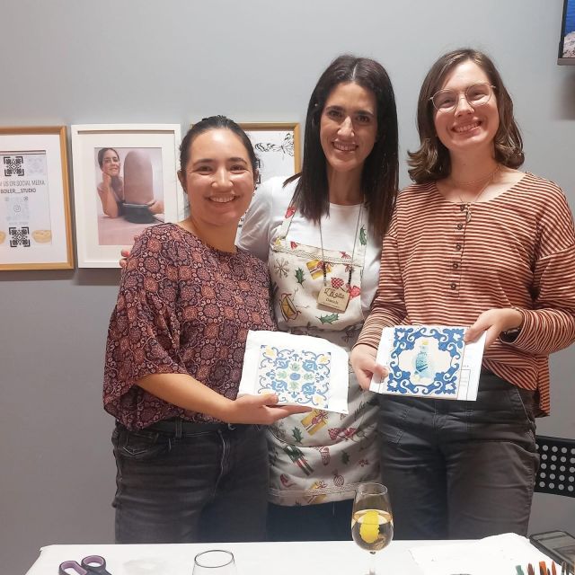 Porto: Tile Painting and Cocktails in Downtown Porto - The cocktail and the social side