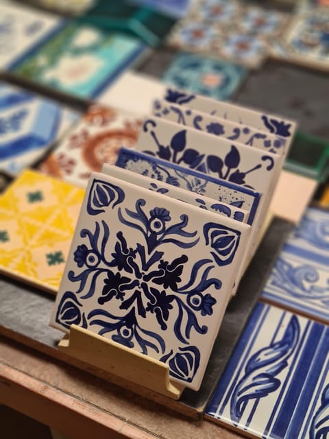 Porto: Tile Painting Workshop with Tea and Port Wine - Language, group size, and the best people for this class