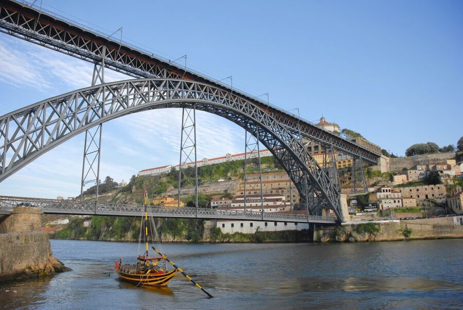 Porto: Tuk-Tuk Tour, Douro River Cruise, and Wine Tasting - The extra walking tour from the following day