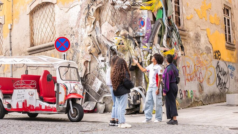 Porto: Tuk tuk Tours with Port Wine Tasting - A compact ride through Porto’s steep streets