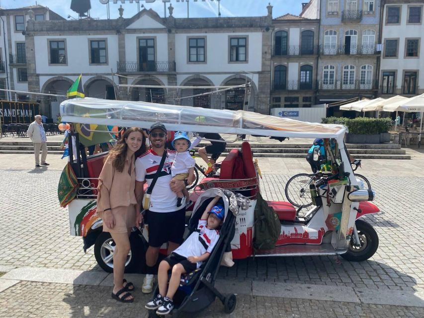 Porto: Tuk tuk Tours with Port Wine Tasting - Guides make the difference