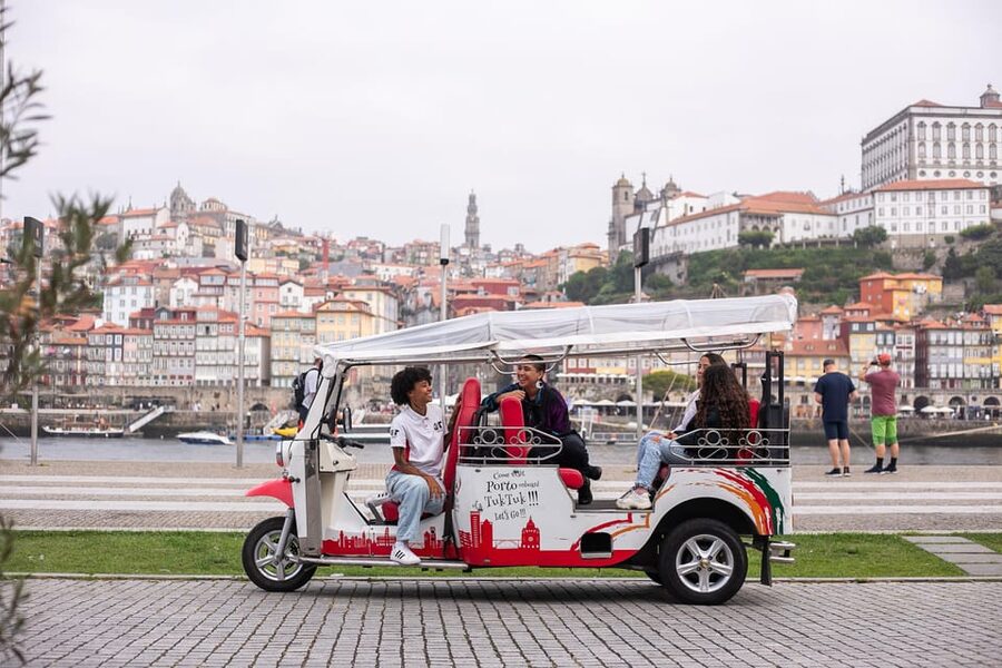 Porto: Tuk tuk Tours with Port Wine Tasting - Starting beside Porto Cathedral