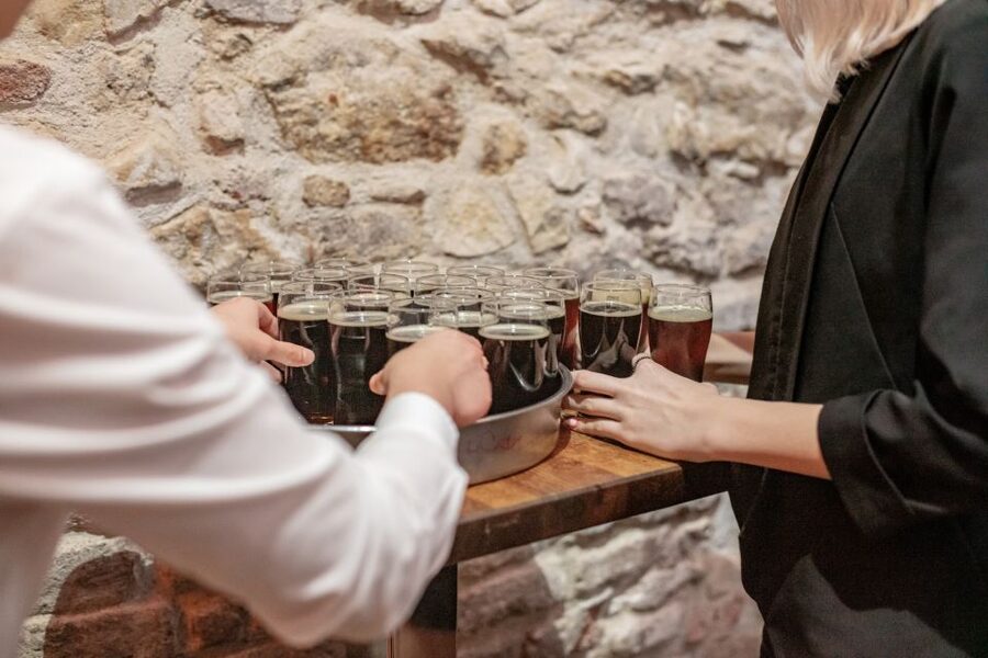 Prague: Czech Beer-Tasting Experience with Snacks - The snacks: Hermelín and crackers