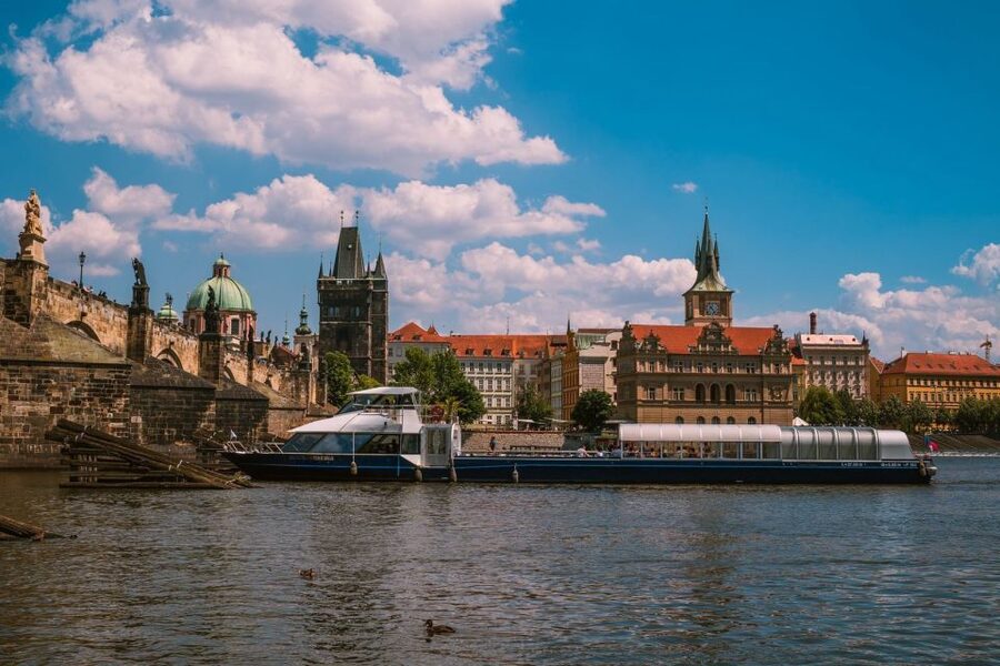Prague: Evening Vltava River Eco Cruise with Prosecco - Commentary in six languages, printed guides in 16