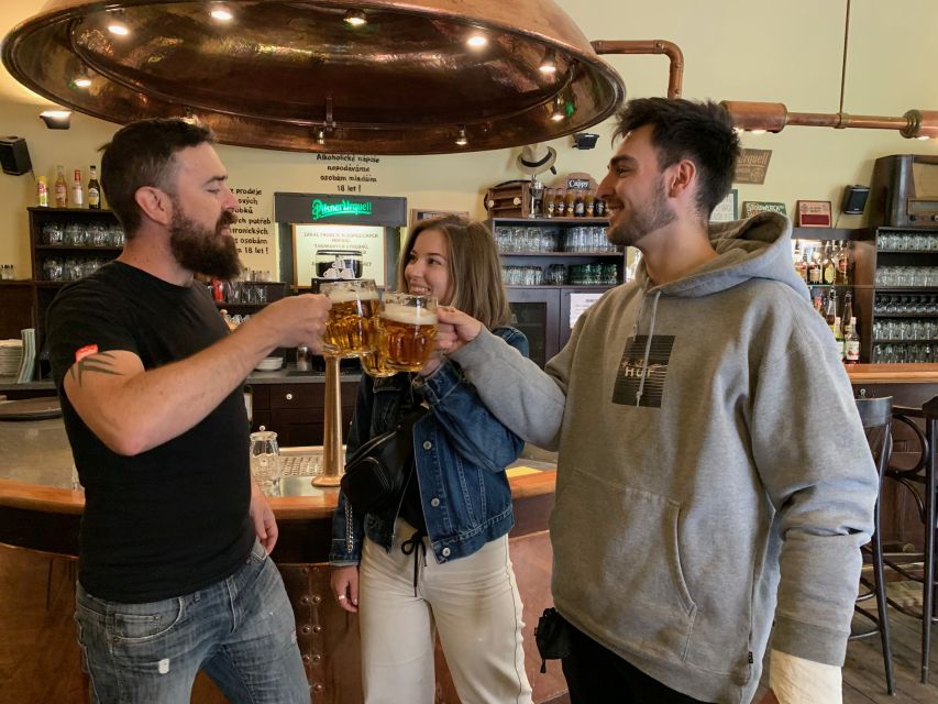 Prague: Historic Pubs Tour with Drinks - New Town and the first local bar