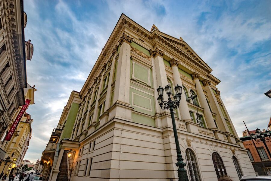 Prague: Legendary Beer Tour with Dinner - Key points to know before you book