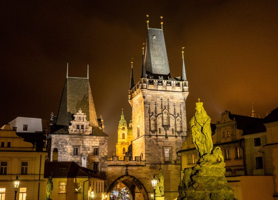 Prague: One Prague Tour with Local Food & Beer - Why the small group makes a difference
