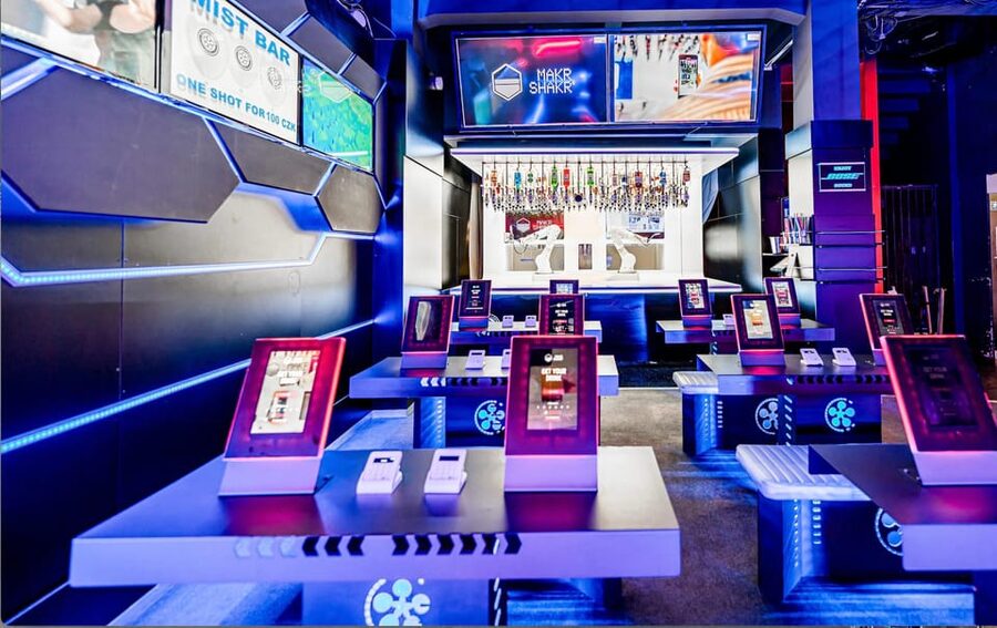 Prague: Robotic Bar Entry with a Drink Included - Seating, queues, and the best time to go