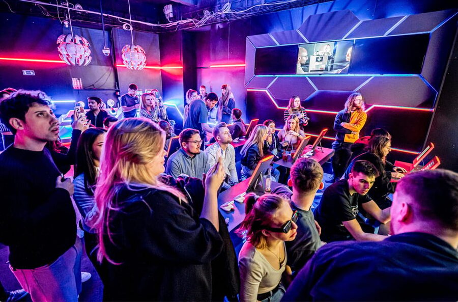 Prague: Robotic Bar Entry with a Drink Included - How long should you plan?