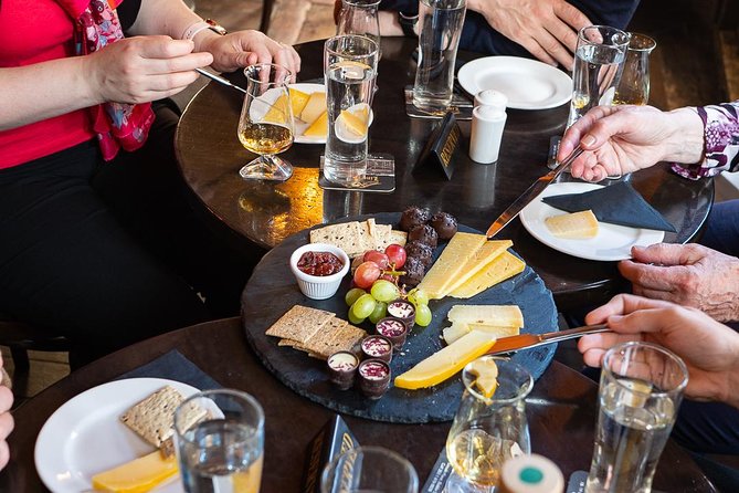 Premium Whiskey and Food Tasting in Dublin - Cheese, chocolate, and the logic of the pairings