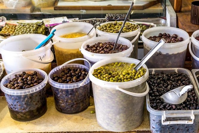 PRIVATE Walking Tour with Lunch and Wine Tasting by a Sommelier - A Cretan lunch that is much larger than a tasting