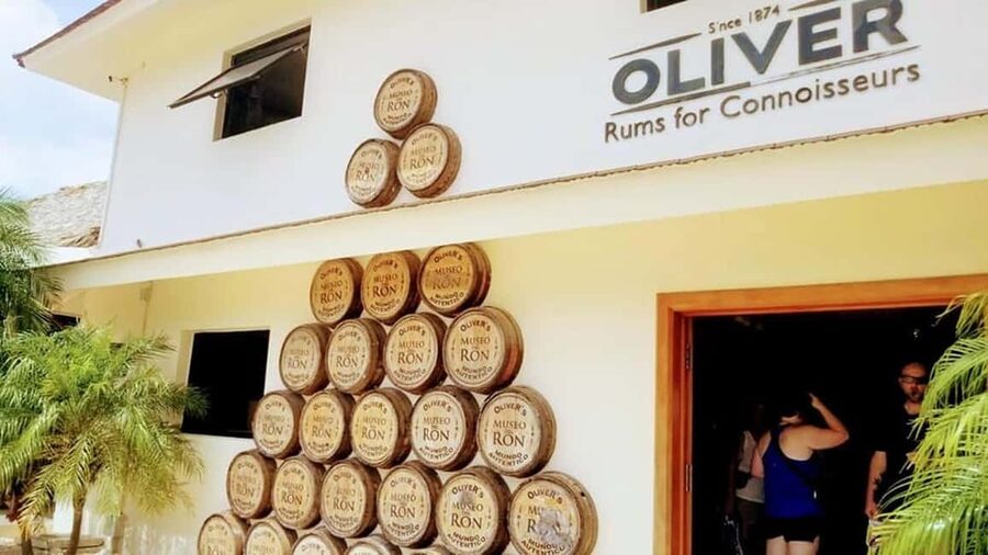 Punta Cana: Don Lucas Cigar Factory & Rum Tour with Pickup - Chocolate made from Caribbean cacao