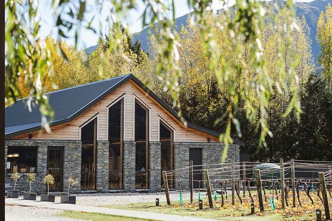 Queenstown: Afternoon Wine & Beer Tour with Platters - Wine for one, beer for the other