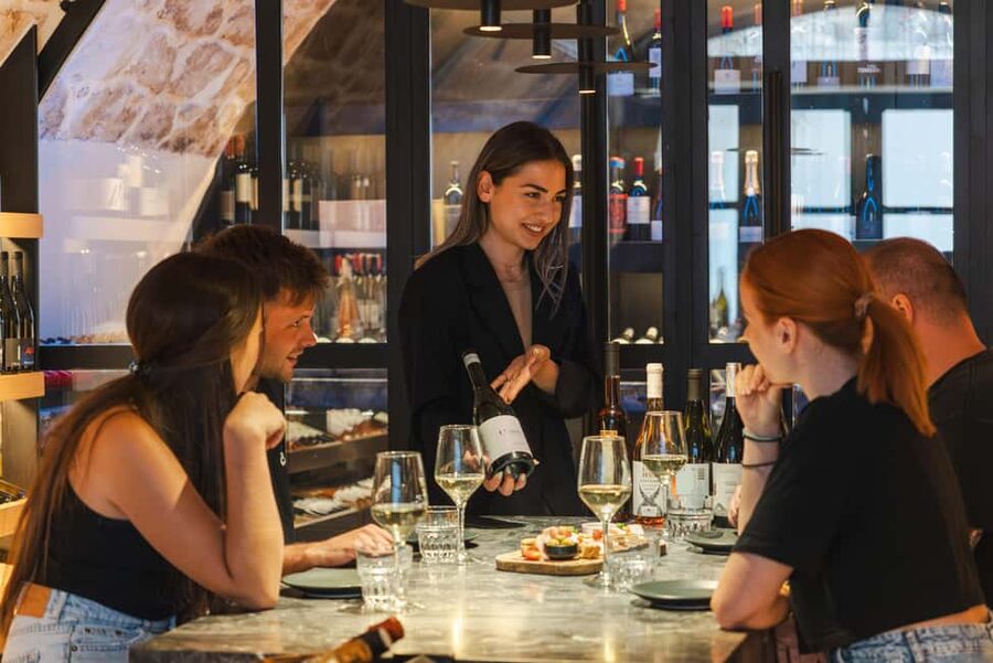 Rethymno: Cretan Wine Tasting Guided Tour with Local Food - How the 1.5-hour tasting works