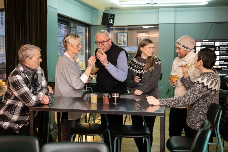 Reykjavik: Beer and Booze Tour - Meeting near Ingólfstorg