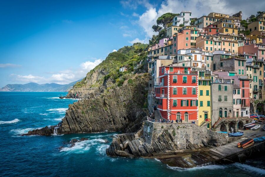 Riomaggiore: Vineyard & Wine Cellar Tour with Wine Tasting - The cellar tasting in Riomaggiore