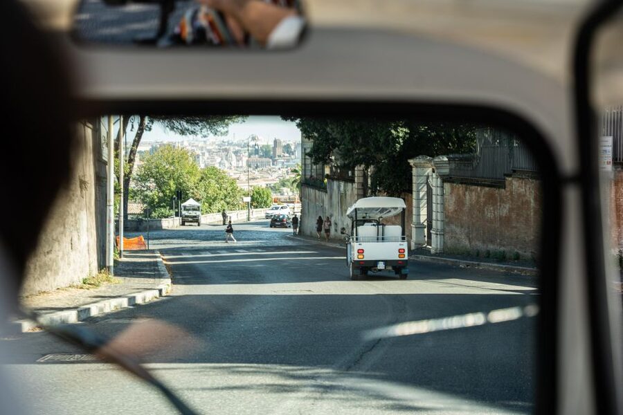 Rome: 2-Hour Vip Tuk-tuk tour with Hotel Pickup and Prosecco - Why a tuk tuk works well in Rome